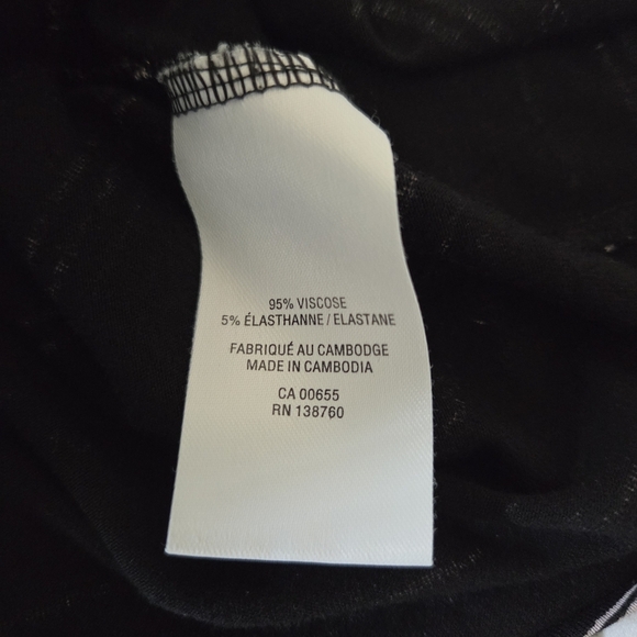 ⭐️Reitmans Black and White Graphic Sleeveless Tank Top Size Small - Picture 4 of 5